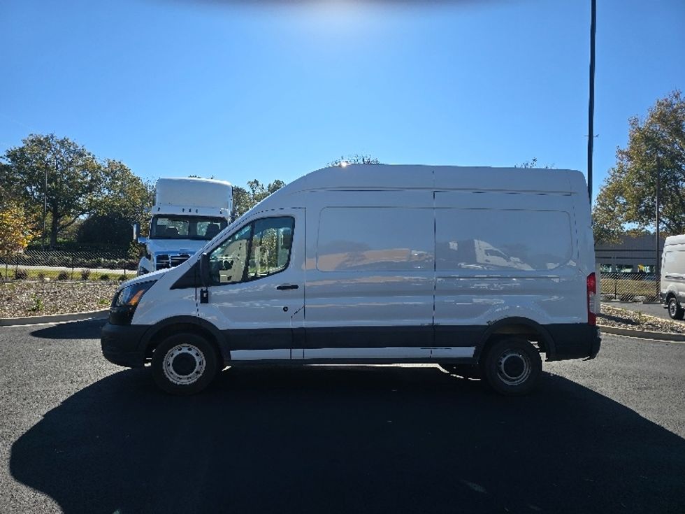 Cargo Van (Panel Van)-Light and Medium Duty Trucks-Ford-2021-Transit 250-Atlanta (Forest Park)-GA-119,467\n\t\tmiles-$ 30,750 - Image 4