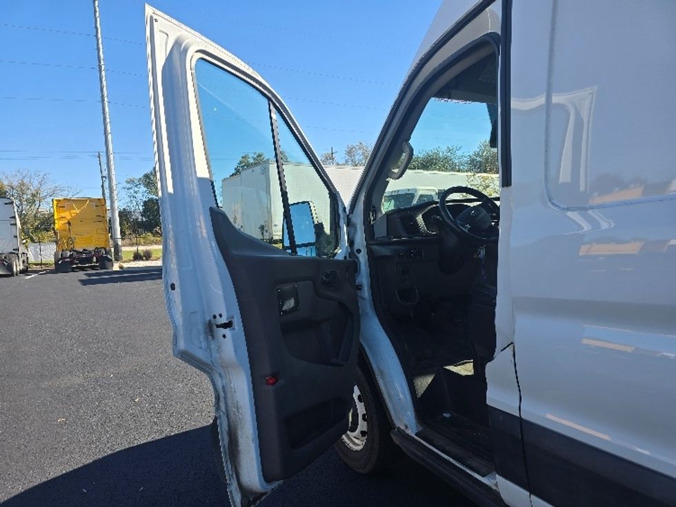 Cargo Van (Panel Van)-Light and Medium Duty Trucks-Ford-2021-Transit 250-Atlanta (Forest Park)-GA-119,467\n\t\tmiles-$ 30,750 - Image 15