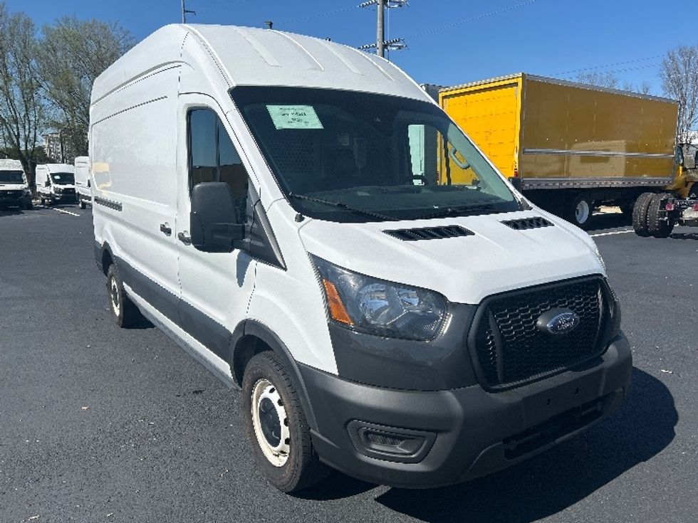 Cargo Van (Panel Van)-Light and Medium Duty Trucks-Ford-2021-Transit 250-Atlanta (Forest Park)-GA-124,252\n\t\tmiles-$ 31,000 - Image 1