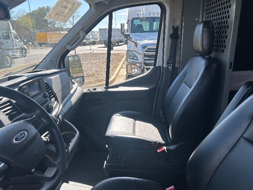 Cargo Van (Panel Van)-Light and Medium Duty Trucks-Ford-2021-Transit 250-Atlanta (Forest Park)-GA-124,252\n\t\tmiles-$ 31,000 - Image 18