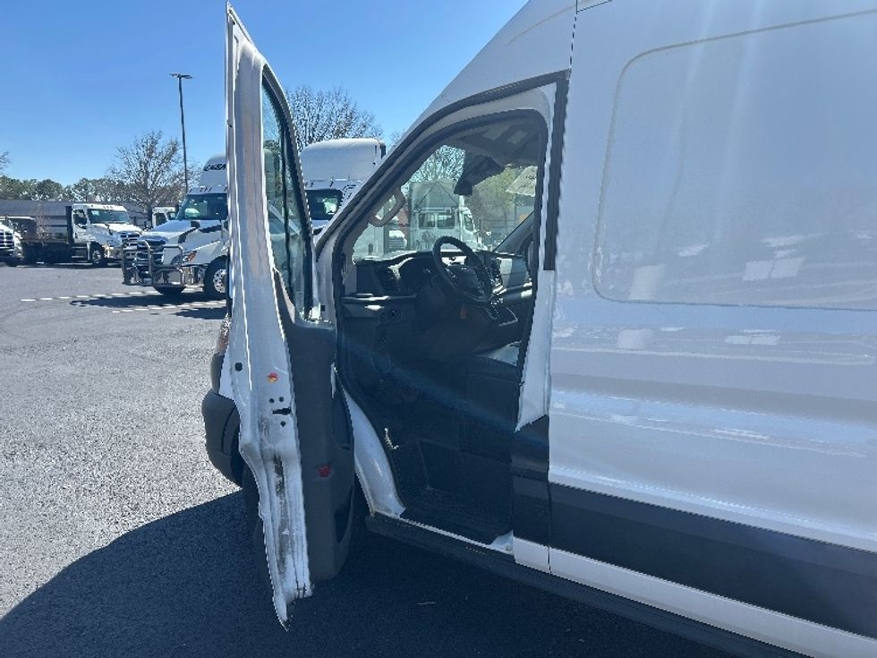Cargo Van (Panel Van)-Light and Medium Duty Trucks-Ford-2021-Transit 250-Atlanta (Forest Park)-GA-124,252\n\t\tmiles-$ 31,000 - Image 15