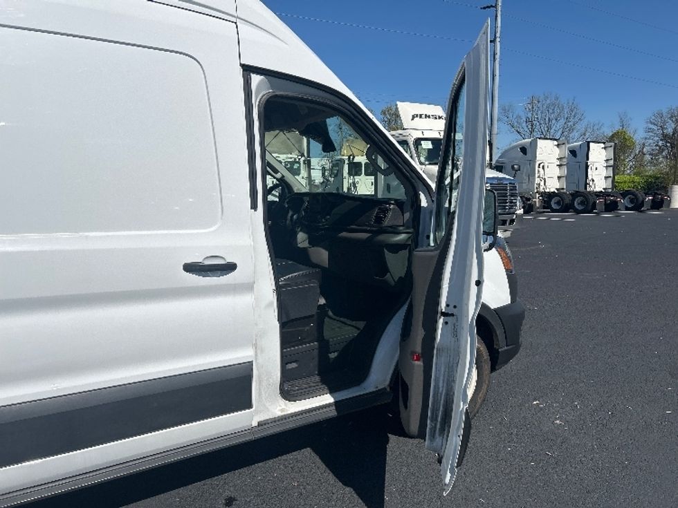 Cargo Van (Panel Van)-Light and Medium Duty Trucks-Ford-2021-Transit 250-Atlanta (Forest Park)-GA-124,252\n\t\tmiles-$ 31,000 - Image 19