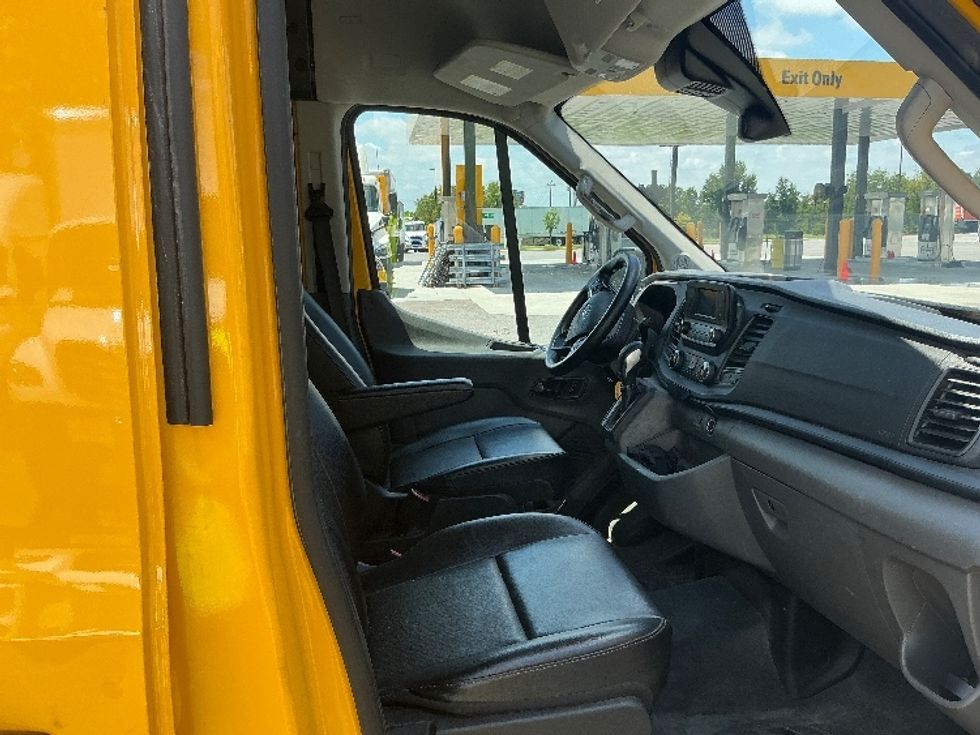 Cargo Van (Panel Van)-Light and Medium Duty Trucks-Ford-2021-Transit 250-Atlanta (Forest Park)-GA-129,579\n\t\tmiles-$ 25,000 - Image 21