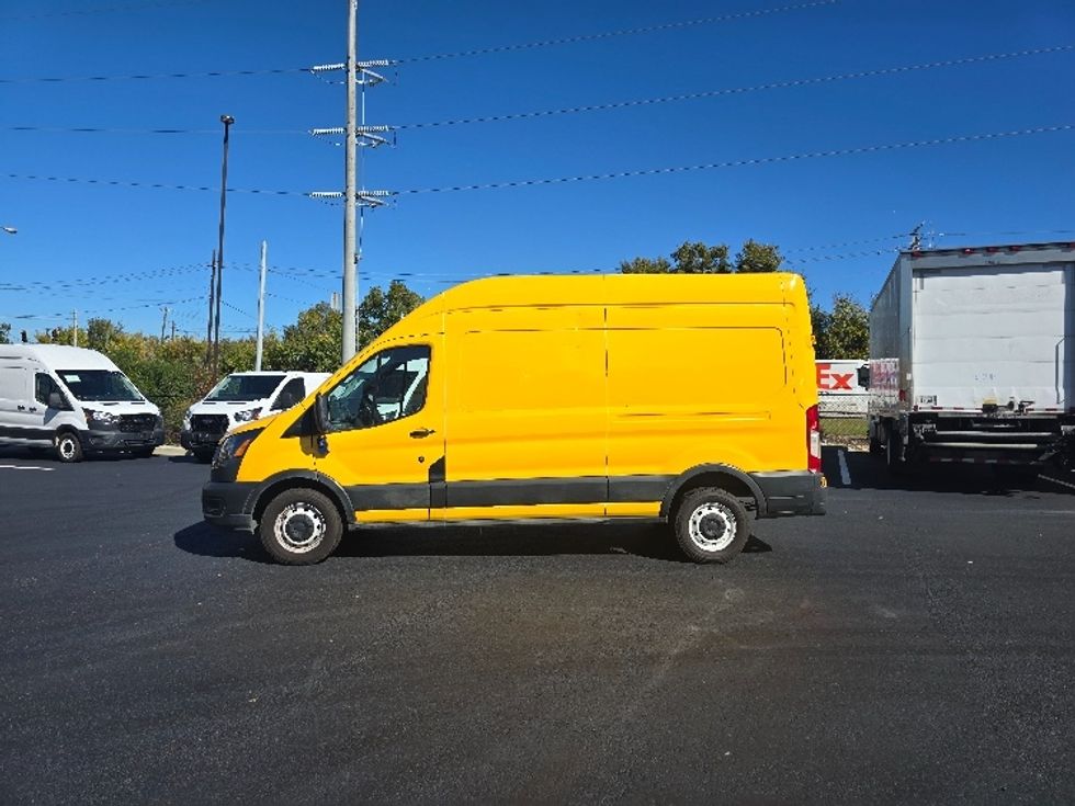 Cargo Van (Panel Van)-Light and Medium Duty Trucks-Ford-2021-Transit 250-Atlanta (Forest Park)-GA-148,209\n\t\tmiles-$ 22,750 - Image 4