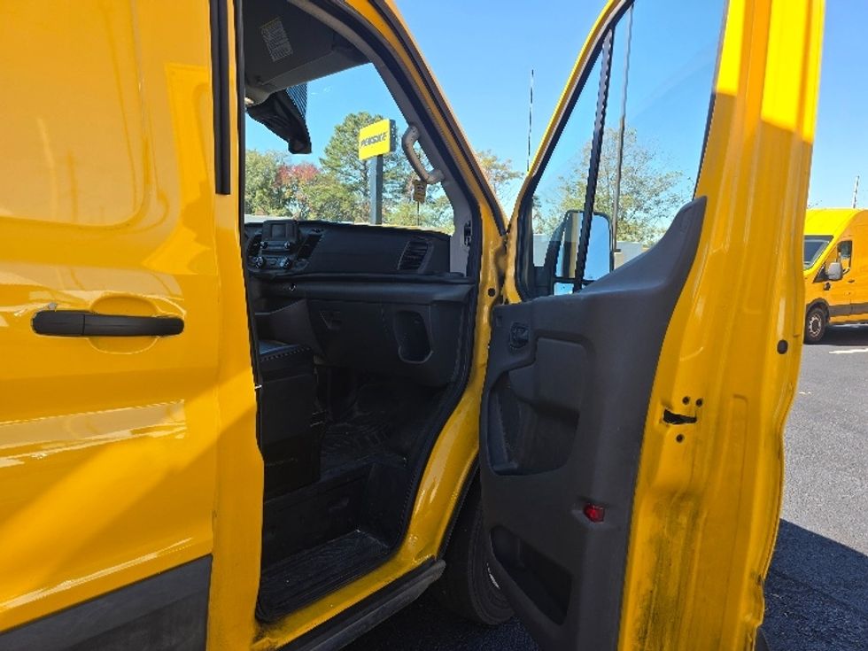 Cargo Van (Panel Van)-Light and Medium Duty Trucks-Ford-2021-Transit 250-Atlanta (Forest Park)-GA-148,209\n\t\tmiles-$ 22,750 - Image 18