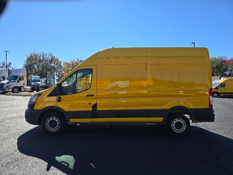 Cargo Van (Panel Van)-Light and Medium Duty Trucks-Ford-2021-Transit 250-Atlanta (Forest Park)-GA-152,647\n\t\tmiles-$ 22,500 - Image 4