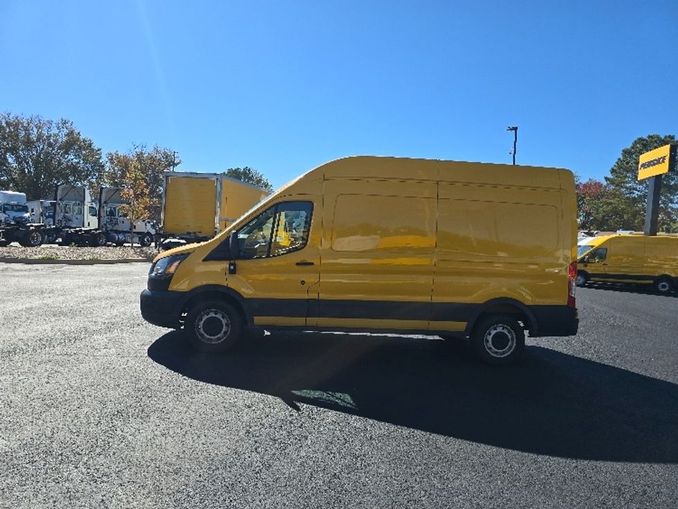 Cargo Van (Panel Van)-Light and Medium Duty Trucks-Ford-2021-Transit 250-Atlanta (Forest Park)-GA-157,416\n\t\tmiles-$ 21,750 - Image 4