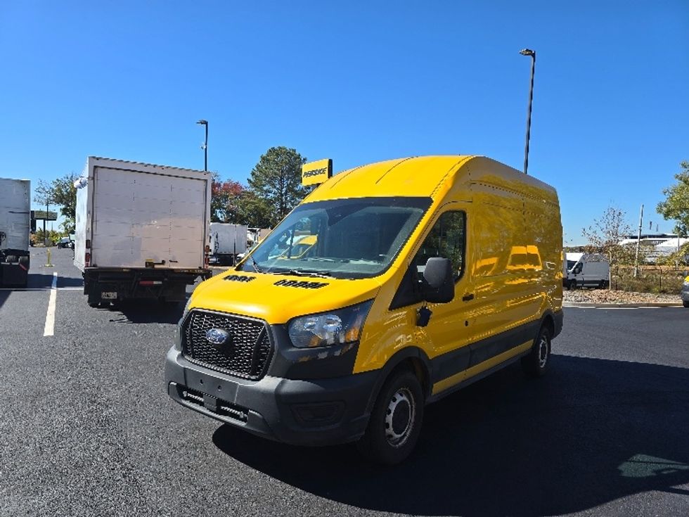 Cargo Van (Panel Van)-Light and Medium Duty Trucks-Ford-2021-Transit 250-Atlanta (Forest Park)-GA-157,416\n\t\tmiles-$ 21,750 - Image 3