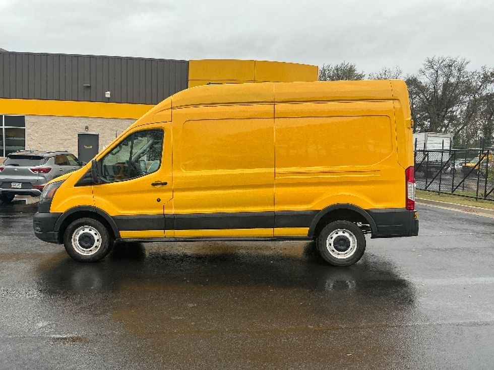 Cargo Van (Panel Van)-Light and Medium Duty Trucks-Ford-2021-Transit 250-Atlanta (Forest Park)-GA-169,529\n\t\tmiles-$ 19,500 - Image 4
