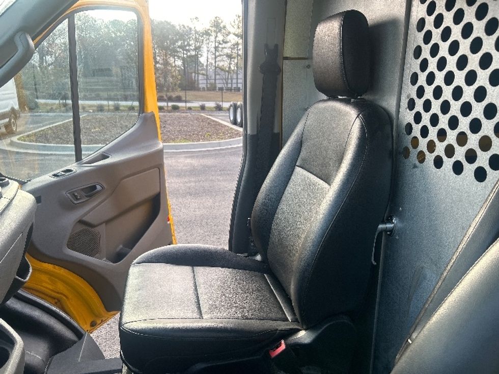Cargo Van (Panel Van)-Light and Medium Duty Trucks-Ford-2021-Transit 250-Atlanta (Forest Park)-GA-169,529\n\t\tmiles-$ 19,500 - Image 18