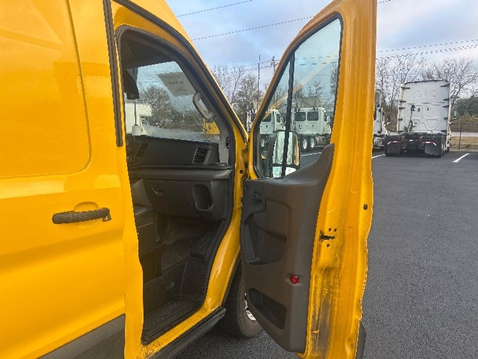 Cargo Van (Panel Van)-Light and Medium Duty Trucks-Ford-2021-Transit 250-Atlanta (Forest Park)-GA-169,529\n\t\tmiles-$ 19,500 - Image 19