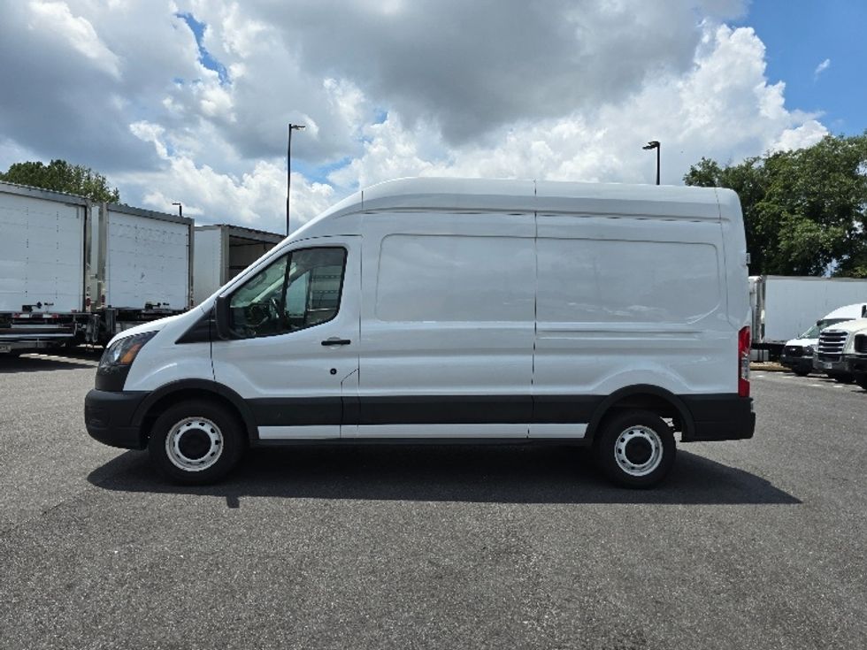 Cargo Van (Panel Van)-Light and Medium Duty Trucks-Ford-2021-Transit 250-Atlanta (Forest Park)-GA-49,529\n\t\tmiles-$ 37,000 - Image 4