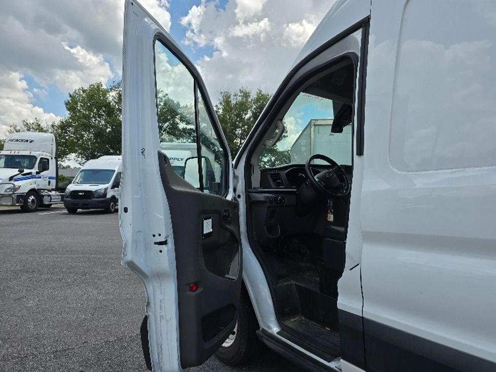 Cargo Van (Panel Van)-Light and Medium Duty Trucks-Ford-2021-Transit 250-Atlanta (Forest Park)-GA-49,529\n\t\tmiles-$ 37,000 - Image 15