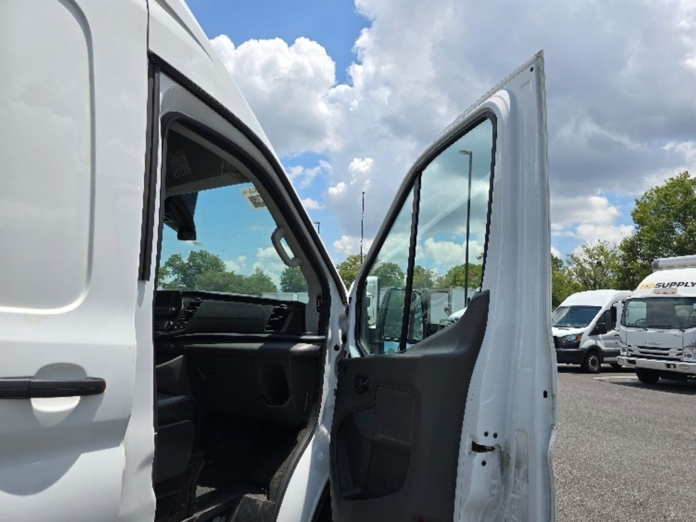 Cargo Van (Panel Van)-Light and Medium Duty Trucks-Ford-2021-Transit 250-Atlanta (Forest Park)-GA-49,529\n\t\tmiles-$ 37,000 - Image 19