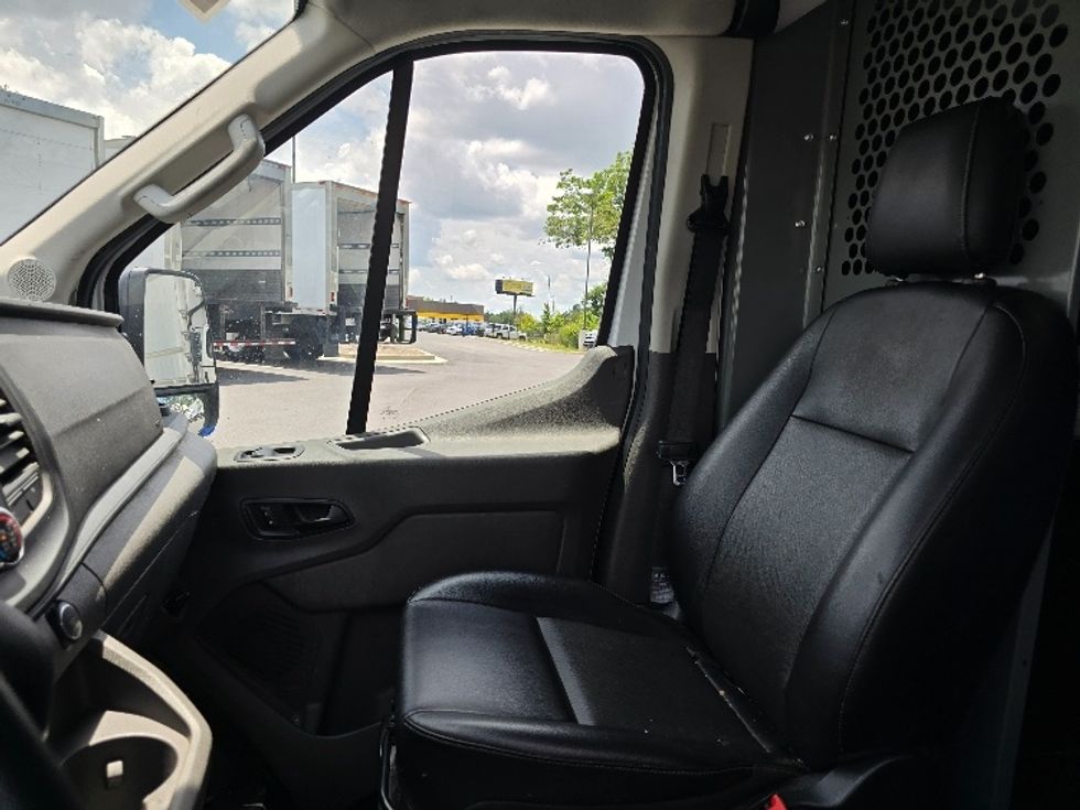 Cargo Van (Panel Van)-Light and Medium Duty Trucks-Ford-2021-Transit 250-Atlanta (Forest Park)-GA-49,529\n\t\tmiles-$ 37,000 - Image 18