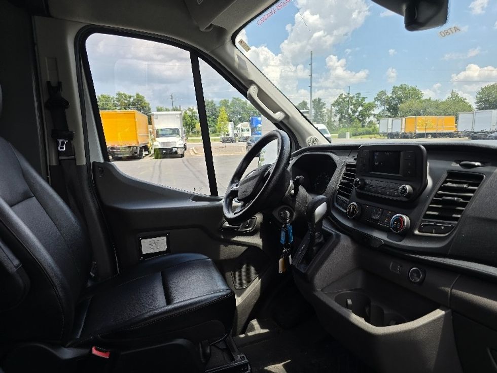 Cargo Van (Panel Van)-Light and Medium Duty Trucks-Ford-2021-Transit 250-Atlanta (Forest Park)-GA-49,529\n\t\tmiles-$ 37,000 - Image 21