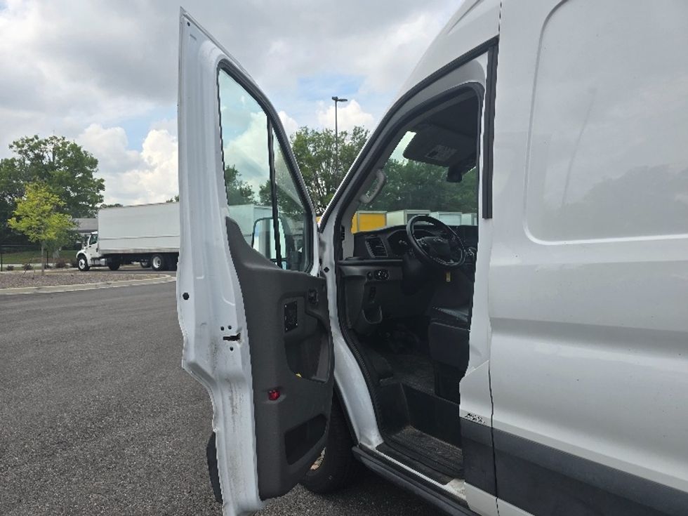 Cargo Van (Panel Van)-Light and Medium Duty Trucks-Ford-2021-Transit 250-Atlanta (Forest Park)-GA-64,913\n\t\tmiles-$ 35,500 - Image 15