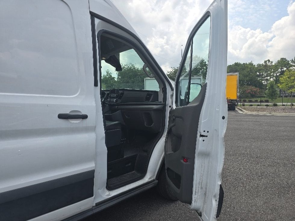 Cargo Van (Panel Van)-Light and Medium Duty Trucks-Ford-2021-Transit 250-Atlanta (Forest Park)-GA-64,913\n\t\tmiles-$ 35,500 - Image 19