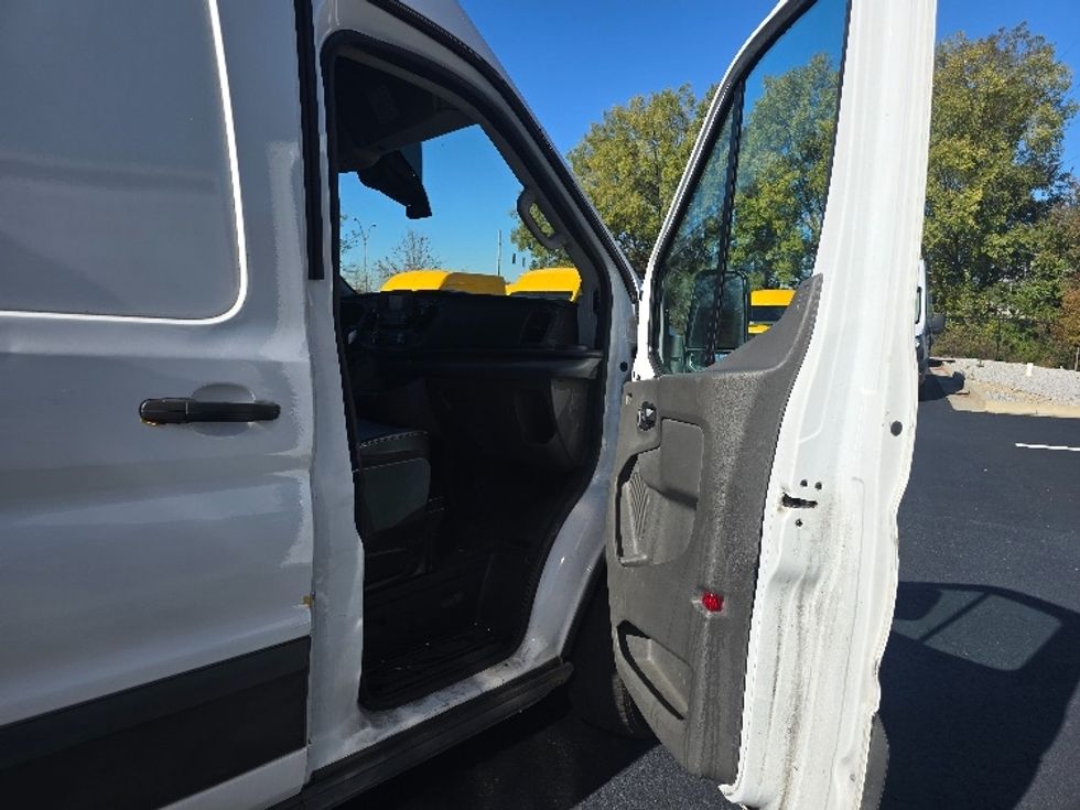 Cargo Van (Panel Van)-Light and Medium Duty Trucks-Ford-2021-Transit 250-Atlanta (Forest Park)-GA-76,683\n\t\tmiles-$ 35,500 - Image 19
