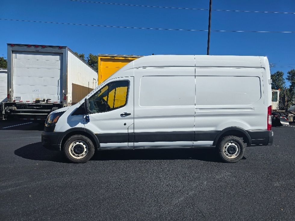 Cargo Van (Panel Van)-Light and Medium Duty Trucks-Ford-2021-Transit 250-Atlanta (Forest Park)-GA-85,260\n\t\tmiles-$ 35,000 - Image 4