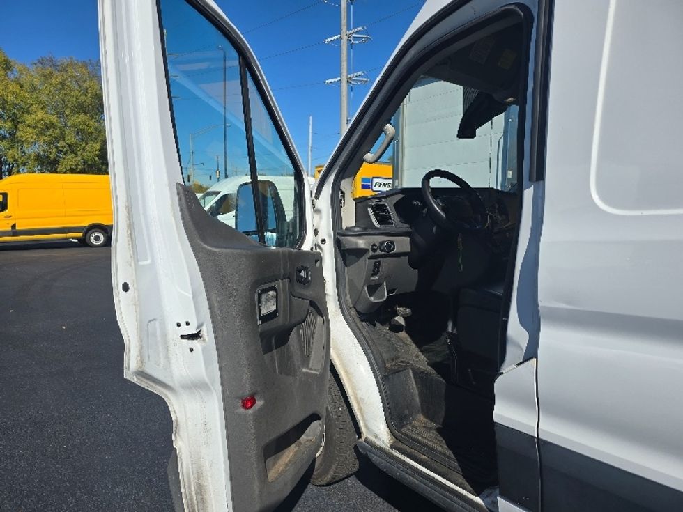 Cargo Van (Panel Van)-Light and Medium Duty Trucks-Ford-2021-Transit 250-Atlanta (Forest Park)-GA-85,260\n\t\tmiles-$ 35,000 - Image 15