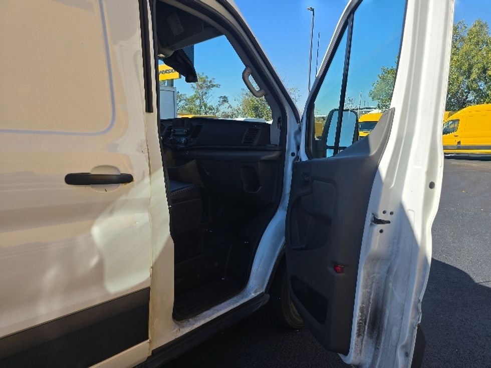 Cargo Van (Panel Van)-Light and Medium Duty Trucks-Ford-2021-Transit 250-Atlanta (Forest Park)-GA-85,260\n\t\tmiles-$ 35,000 - Image 19