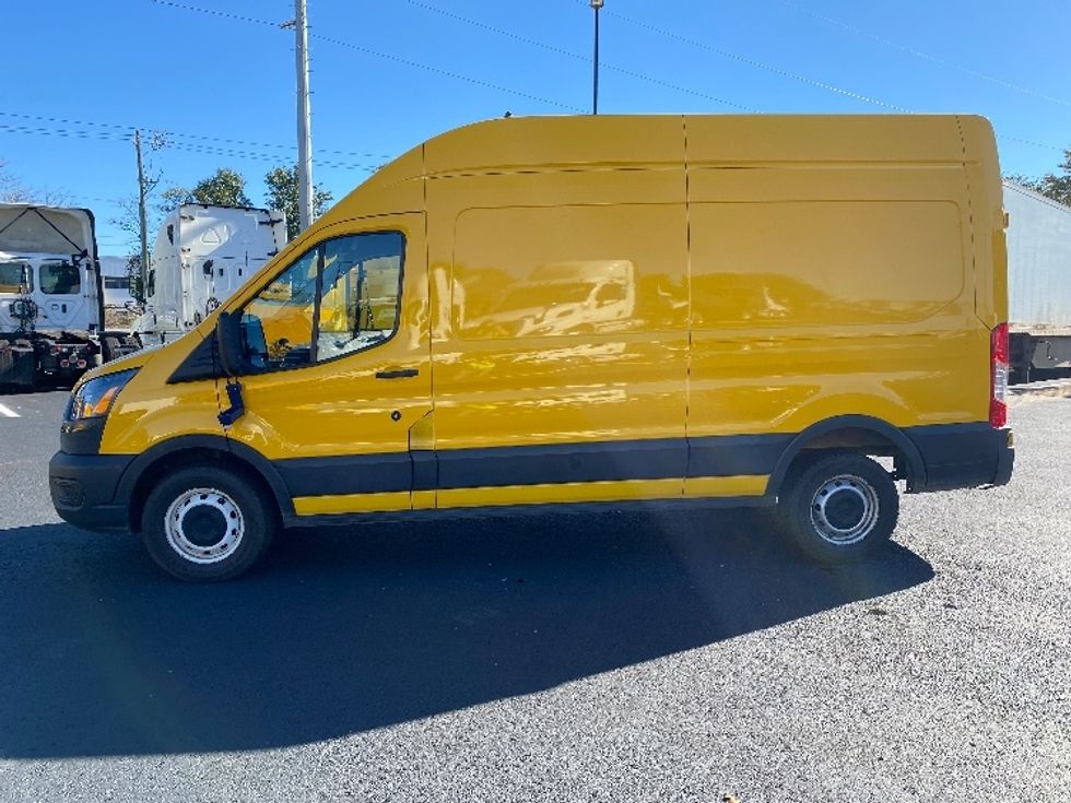 Cargo Van (Panel Van)-Light and Medium Duty Trucks-Ford-2021-Transit 250-Atlanta (Forest Park)-GA-85,348\n\t\tmiles-$ 31,500 - Image 4
