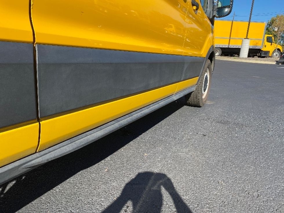 Cargo Van (Panel Van)-Light and Medium Duty Trucks-Ford-2021-Transit 250-Atlanta (Forest Park)-GA-85,348\n\t\tmiles-$ 31,500 - Image 13