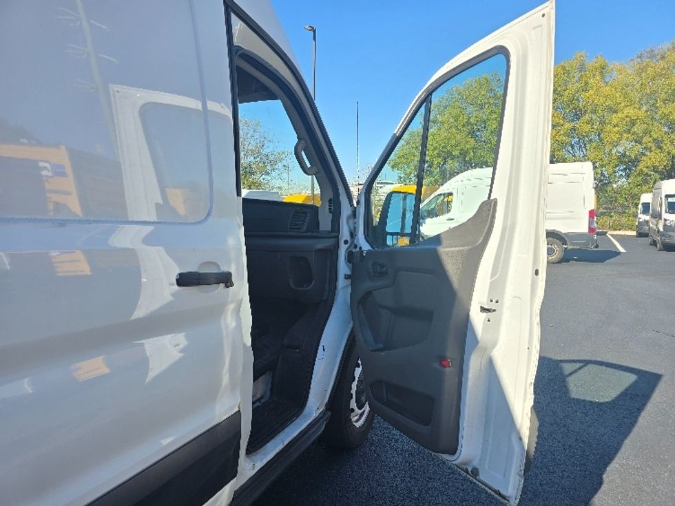 Cargo Van (Panel Van)-Light and Medium Duty Trucks-Ford-2021-Transit 250-Atlanta (Forest Park)-GA-94,073\n\t\tmiles-$ 34,250 - Image 18