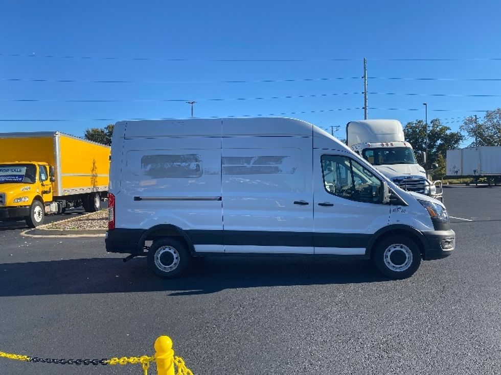Cargo Van (Panel Van)-Light and Medium Duty Trucks-Ford-2021-Transit 250-Atlanta (Forest Park)-GA-94,127\n\t\tmiles-$ 34,000 - Image 14
