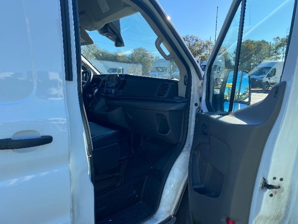 Cargo Van (Panel Van)-Light and Medium Duty Trucks-Ford-2021-Transit 250-Atlanta (Forest Park)-GA-94,127\n\t\tmiles-$ 34,000 - Image 19