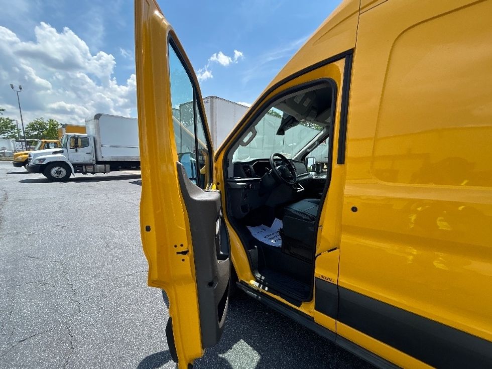 Cargo Van (Panel Van)-Light and Medium Duty Trucks-Ford-2021-Transit 250-Atlanta-GA-106,230\n\t\tmiles-$ 28,500 - Image 16
