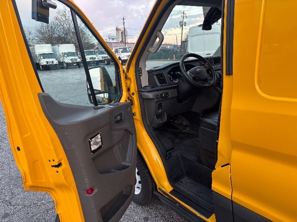 Cargo Van (Panel Van)-Light and Medium Duty Trucks-Ford-2021-Transit 250-Atlanta-GA-127,399\n\t\tmiles-$ 26,250 - Image 15