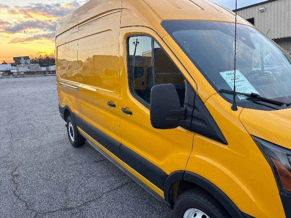 Cargo Van (Panel Van)-Light and Medium Duty Trucks-Ford-2021-Transit 250-Atlanta-GA-127,399\n\t\tmiles-$ 26,250 - Image 24