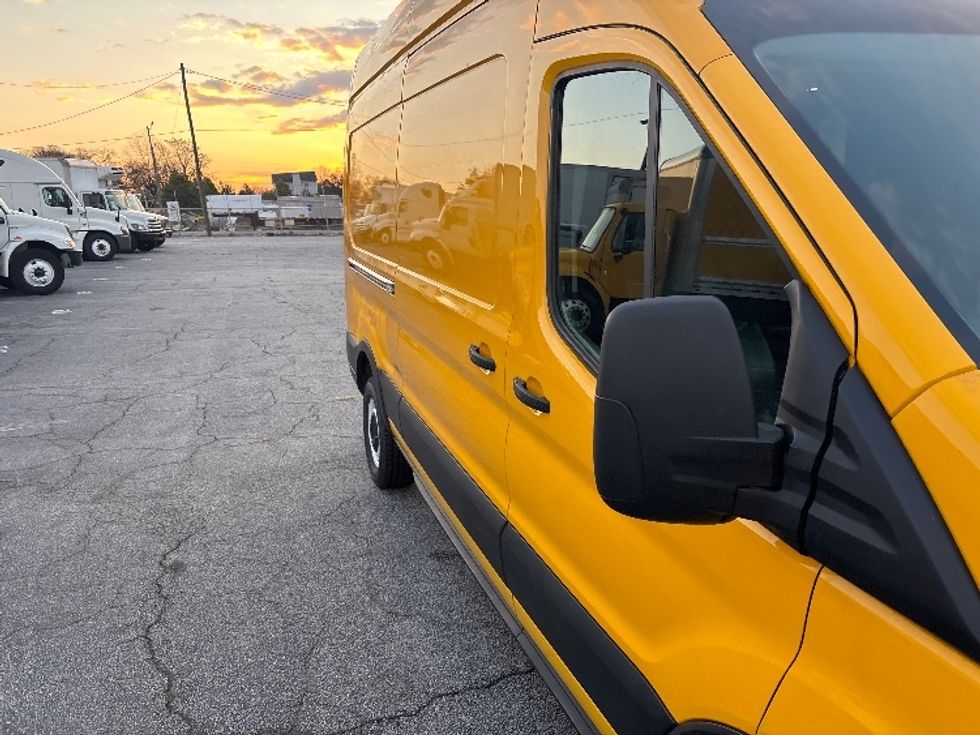 Cargo Van (Panel Van)-Light and Medium Duty Trucks-Ford-2021-Transit 250-Atlanta-GA-127,399\n\t\tmiles-$ 26,250 - Image 31