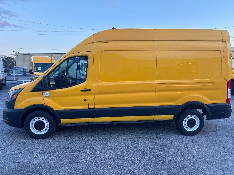 Cargo Van (Panel Van)-Light and Medium Duty Trucks-Ford-2021-Transit 250-Atlanta-GA-127,399\n\t\tmiles-$ 26,250 - Image 4