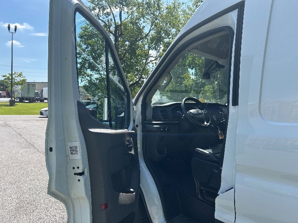 Cargo Van (Panel Van)-Light and Medium Duty Trucks-Ford-2021-Transit 250-Atlanta-GA-46,065\n\t\tmiles-$ 37,250 - Image 14