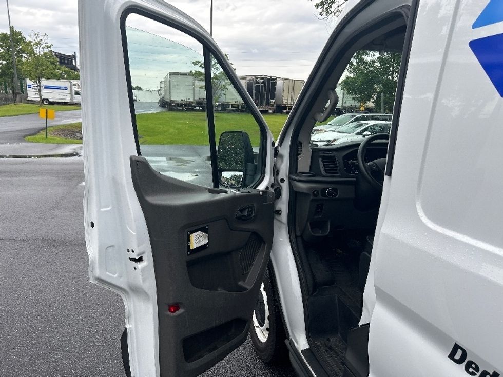 Cargo Van (Panel Van)-Light and Medium Duty Trucks-Ford-2021-Transit 250-Atlanta-GA-84,297\n\t\tmiles-$ 35,500 - Image 12