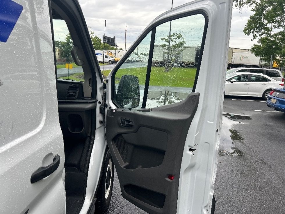 Cargo Van (Panel Van)-Light and Medium Duty Trucks-Ford-2021-Transit 250-Atlanta-GA-84,297\n\t\tmiles-$ 35,500 - Image 16