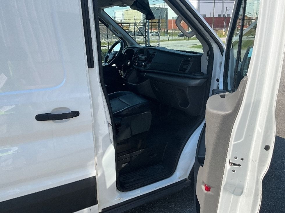 Cargo Van (Panel Van)-Light and Medium Duty Trucks-Ford-2021-Transit 250-Atlanta-GA-92,735\n\t\tmiles-$ 39,500 - Image 19