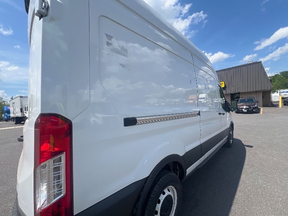 Cargo Van (Panel Van)-Light and Medium Duty Trucks-Ford-2021-Transit 250-Baltimore-MD-86,136\n\t\tmiles-$ 35,250 - Image 26