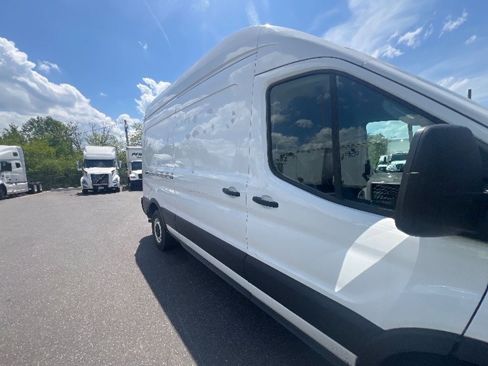 Cargo Van (Panel Van)-Light and Medium Duty Trucks-Ford-2021-Transit 250-Baltimore-MD-86,136\n\t\tmiles-$ 35,250 - Image 27