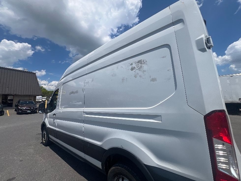Cargo Van (Panel Van)-Light and Medium Duty Trucks-Ford-2021-Transit 250-Baltimore-MD-86,136\n\t\tmiles-$ 35,250 - Image 5