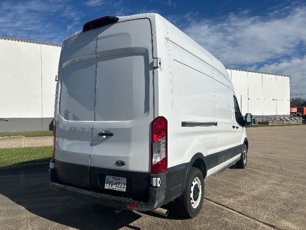 Cargo Van (Panel Van)-Light and Medium Duty Trucks-Ford-2021-Transit 250-Beaumont-TX-141,012\n\t\tmiles-$ 28,000 - Image 12