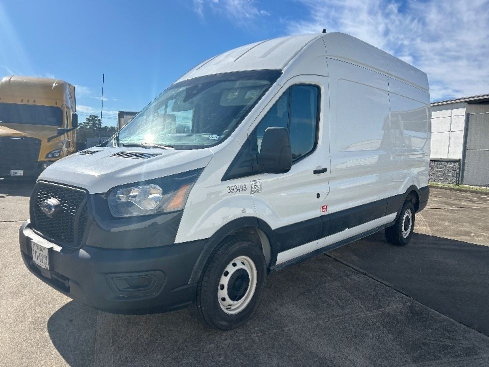 Cargo Van (Panel Van)-Light and Medium Duty Trucks-Ford-2021-Transit 250-Beaumont-TX-141,012\n\t\tmiles-$ 28,000 - Image 3