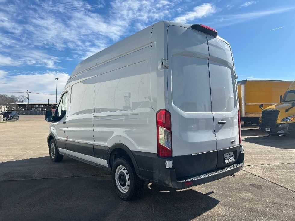Cargo Van (Panel Van)-Light and Medium Duty Trucks-Ford-2021-Transit 250-Beaumont-TX-141,012\n\t\tmiles-$ 28,000 - Image 6
