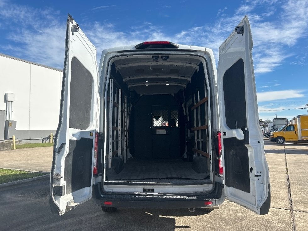 Cargo Van (Panel Van)-Light and Medium Duty Trucks-Ford-2021-Transit 250-Beaumont-TX-141,012\n\t\tmiles-$ 28,000 - Image 8