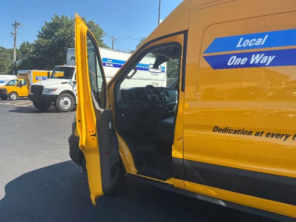 Cargo Van (Panel Van)-Light and Medium Duty Trucks-Ford-2021-Transit 250-Bensalem-PA-64,975\n\t\tmiles-$ 33,000 - Image 16