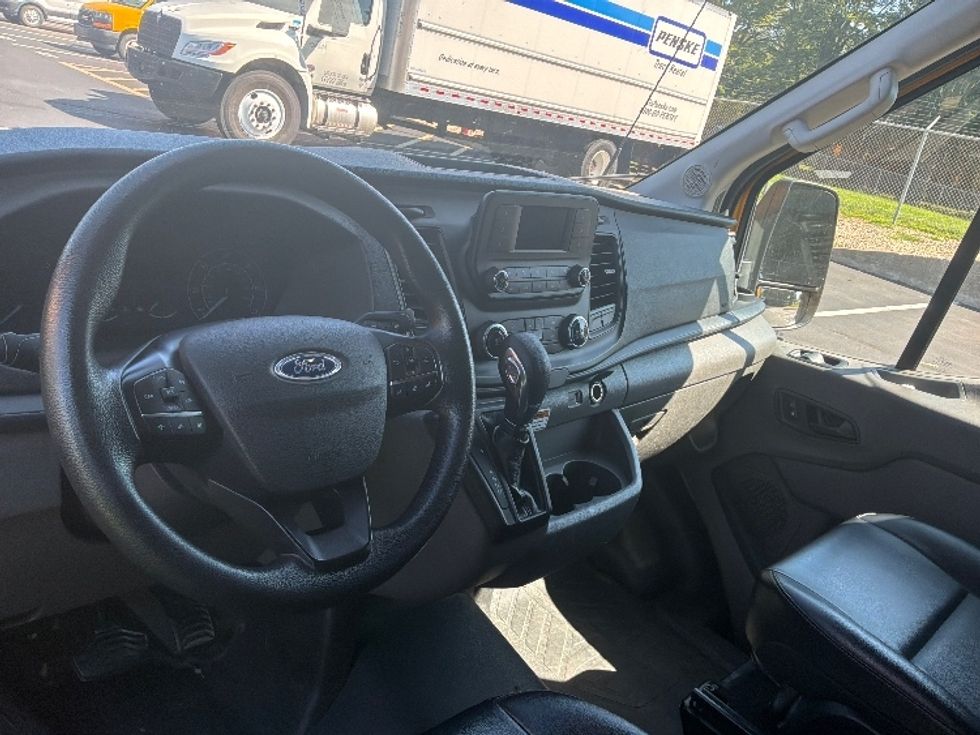 Cargo Van (Panel Van)-Light and Medium Duty Trucks-Ford-2021-Transit 250-Bensalem-PA-64,975\n\t\tmiles-$ 33,000 - Image 17