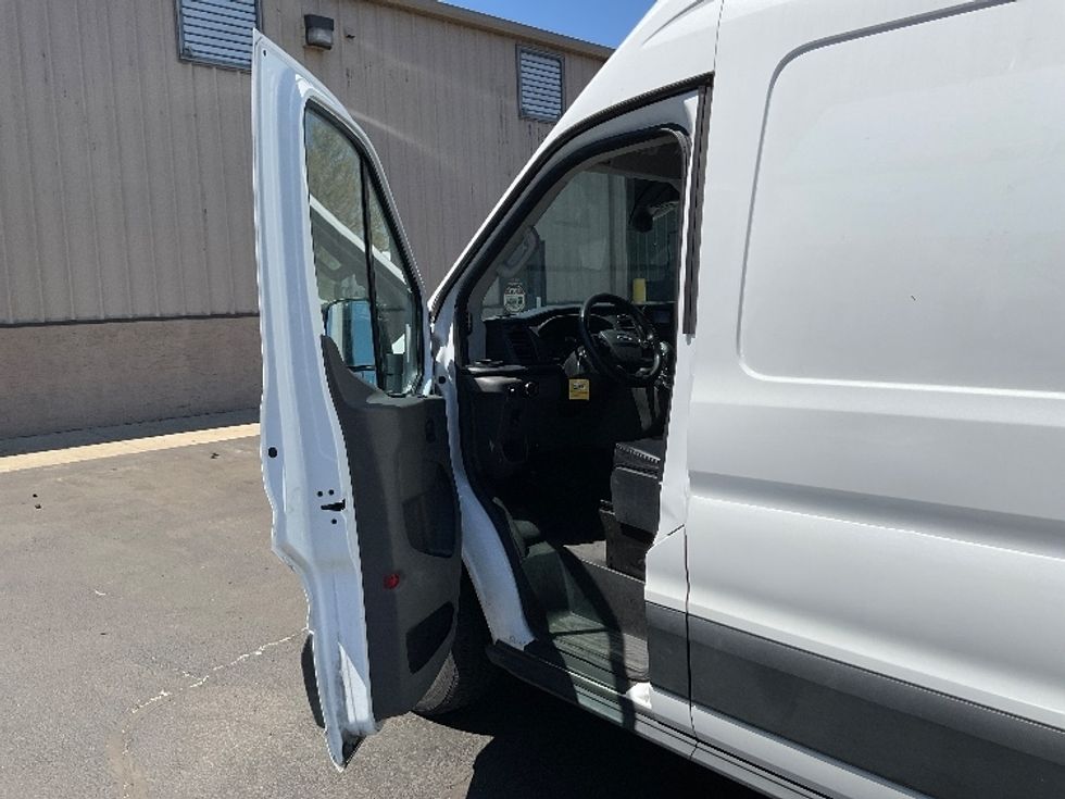 Cargo Van (Panel Van)-Light and Medium Duty Trucks-Ford-2021-Transit 250-Bethlehem-PA-88,977\n\t\tmiles-$ 35,000 - Image 16